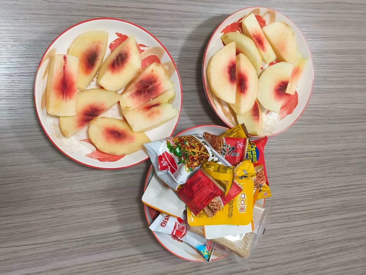 ດອກໄມ້ Pueach ແລະອາຫານຫວ່າງໃຊ້ໄຟຟ້າຂອງ Zemeijia